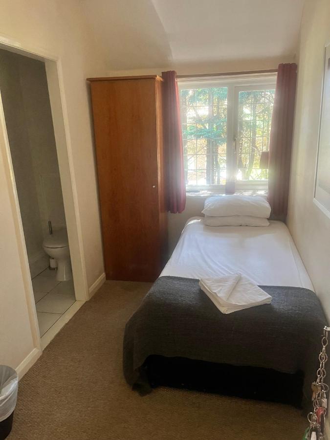 Guest house The Admirals Bracknell